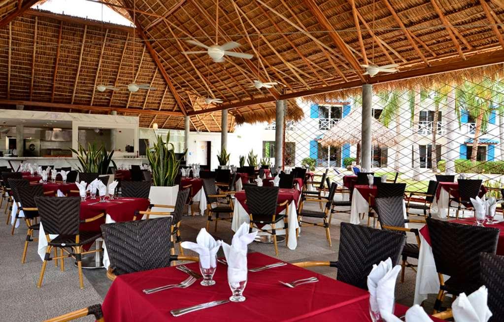 Playa Blanca Beach Resort Restoran gambar